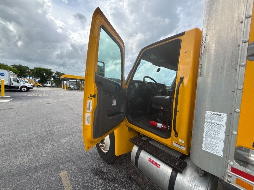 Medium Duty Box Truck-Light and Medium Duty Trucks-International-2022-MV607-Medley-FL-244,554\n\t\tmiles-$ 36,750 - Image 15