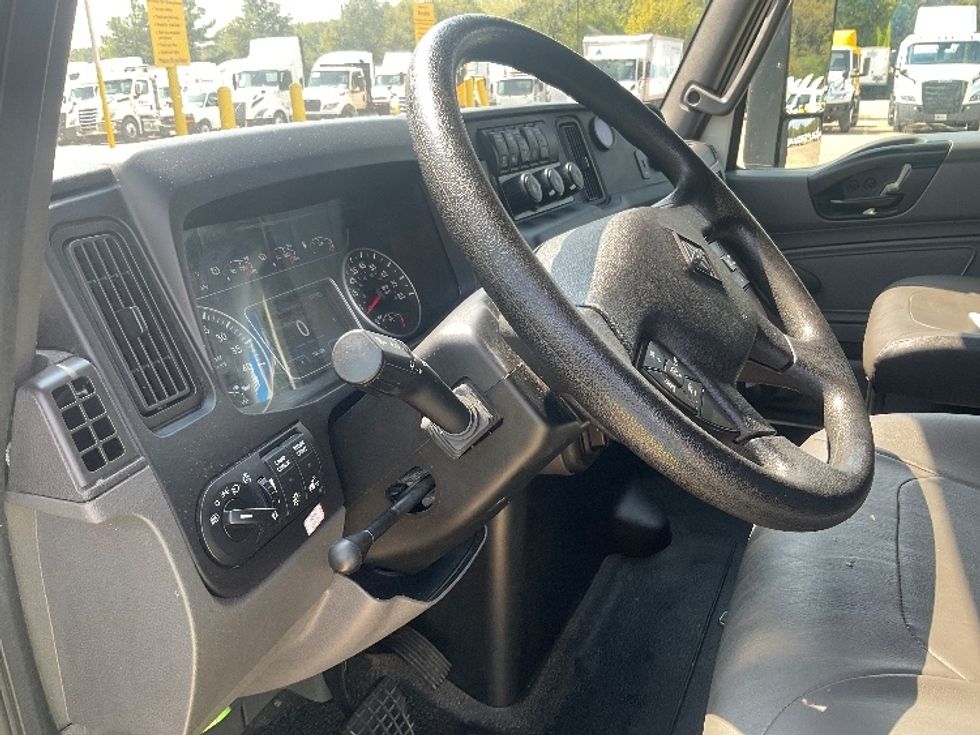 Medium Duty Box Truck-Light and Medium Duty Trucks-International-2022-MV607-Memphis-TN-147,821\n\t\tmiles-$ 75,500 - Image 17