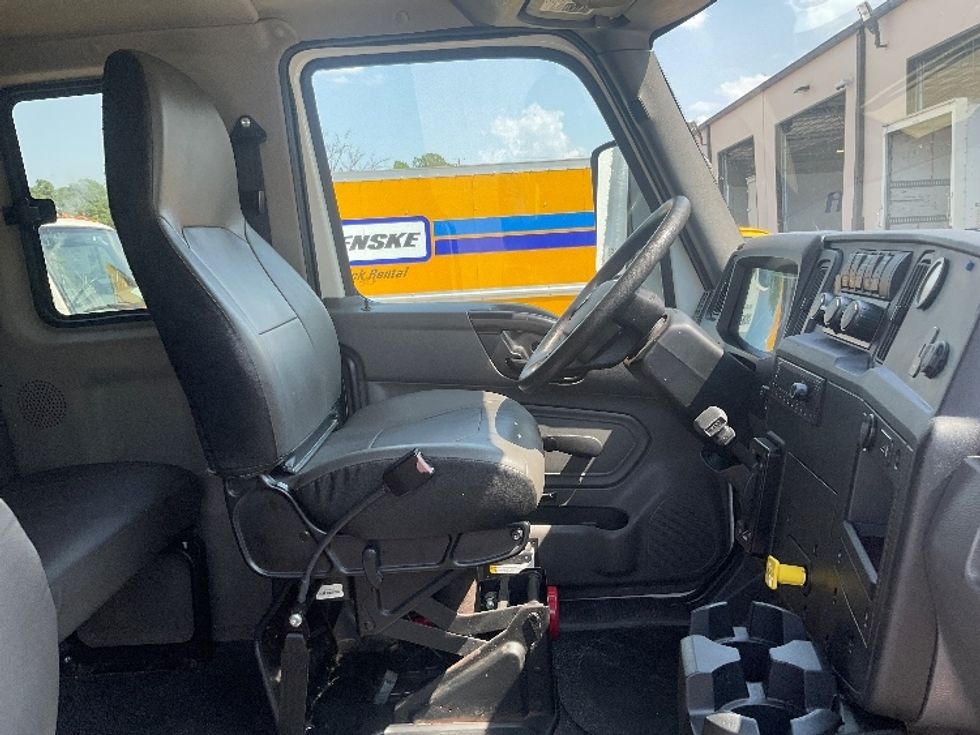 Medium Duty Box Truck-Light and Medium Duty Trucks-International-2022-MV607-Memphis-TN-147,821\n\t\tmiles-$ 75,500 - Image 22