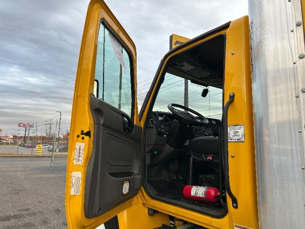 Medium Duty Box Truck-Light and Medium Duty Trucks-International-2022-MV607-Memphis-TN-231,333\n\t\tmiles-$ 43,000 - Image 16