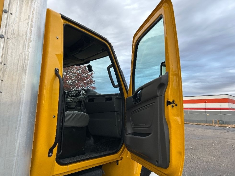 Medium Duty Box Truck-Light and Medium Duty Trucks-International-2022-MV607-Memphis-TN-231,333\n\t\tmiles-$ 43,000 - Image 20
