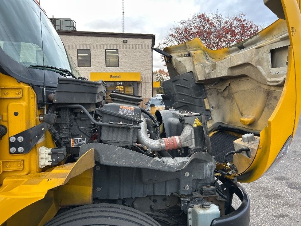 Medium Duty Box Truck-Light and Medium Duty Trucks-International-2022-MV607-Memphis-TN-231,333\n\t\tmiles-$ 43,000 - Image 23