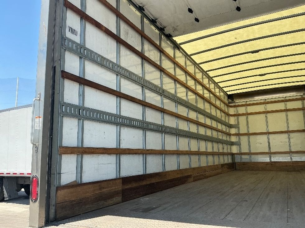 Medium Duty Box Truck-Light and Medium Duty Trucks-International-2022-MV607-Miami-FL-135,477\n\t\tmiles-$ 68,750 - Image 11