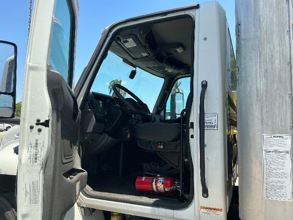 Medium Duty Box Truck-Light and Medium Duty Trucks-International-2022-MV607-Miami-FL-135,477\n\t\tmiles-$ 68,750 - Image 16