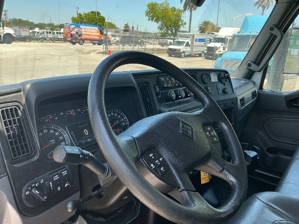 Medium Duty Box Truck-Light and Medium Duty Trucks-International-2022-MV607-Miami-FL-135,477\n\t\tmiles-$ 68,750 - Image 17