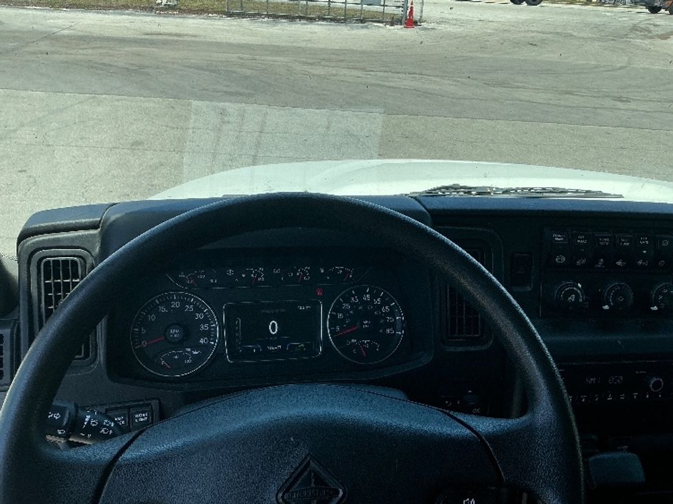Medium Duty Box Truck-Light and Medium Duty Trucks-International-2022-MV607-Miami-FL-135,477\n\t\tmiles-$ 68,750 - Image 18