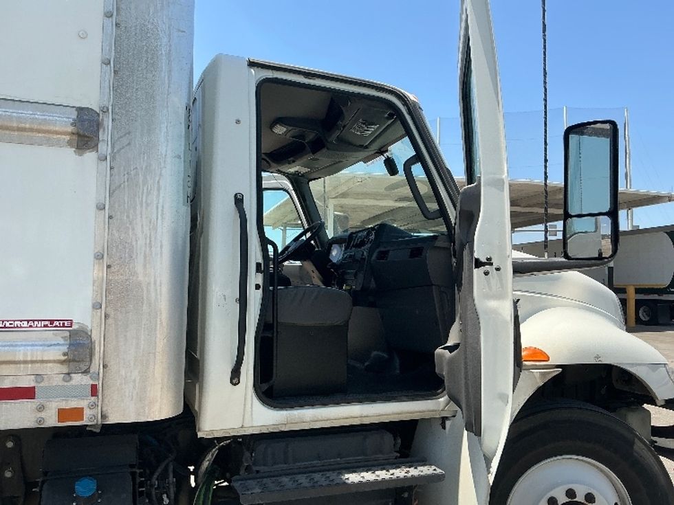 Medium Duty Box Truck-Light and Medium Duty Trucks-International-2022-MV607-Miami-FL-135,477\n\t\tmiles-$ 68,750 - Image 20
