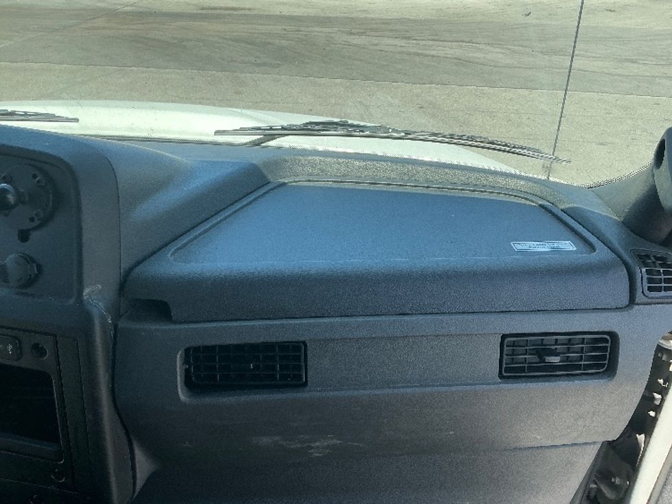 Medium Duty Box Truck-Light and Medium Duty Trucks-International-2022-MV607-Miami-FL-135,477\n\t\tmiles-$ 68,750 - Image 21