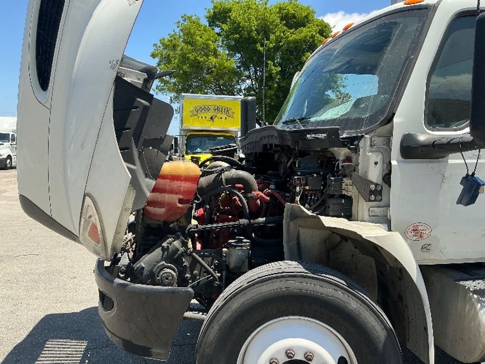 Medium Duty Box Truck-Light and Medium Duty Trucks-International-2022-MV607-Miami-FL-135,477\n\t\tmiles-$ 68,750 - Image 24