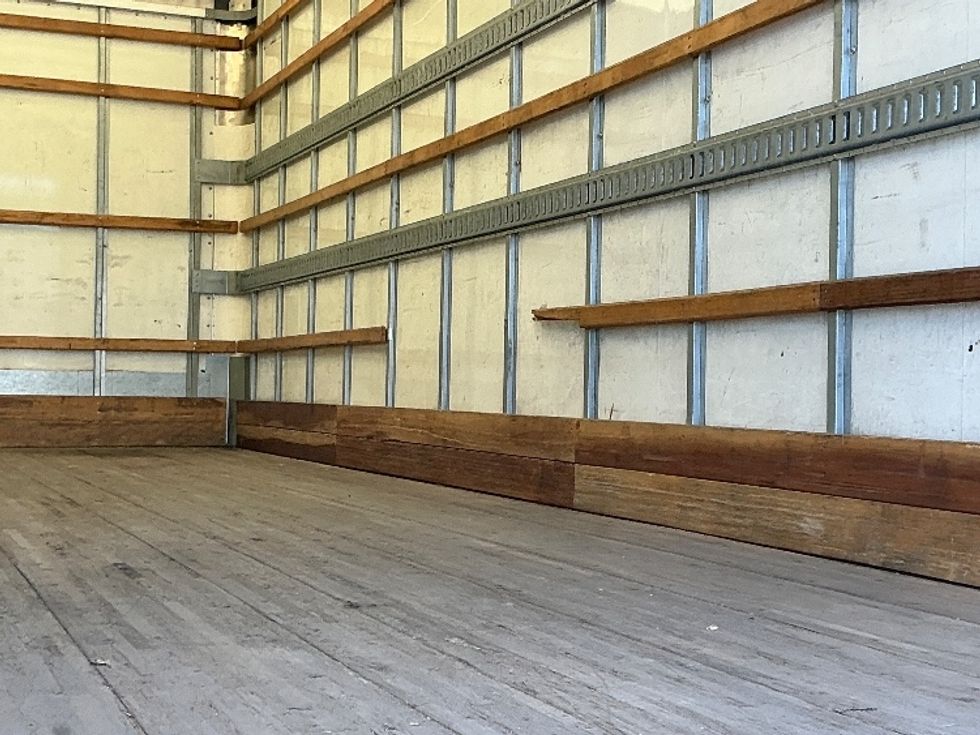 Medium Duty Box Truck-Light and Medium Duty Trucks-International-2022-MV607-Miami-FL-135,477\n\t\tmiles-$ 68,750 - Image 25