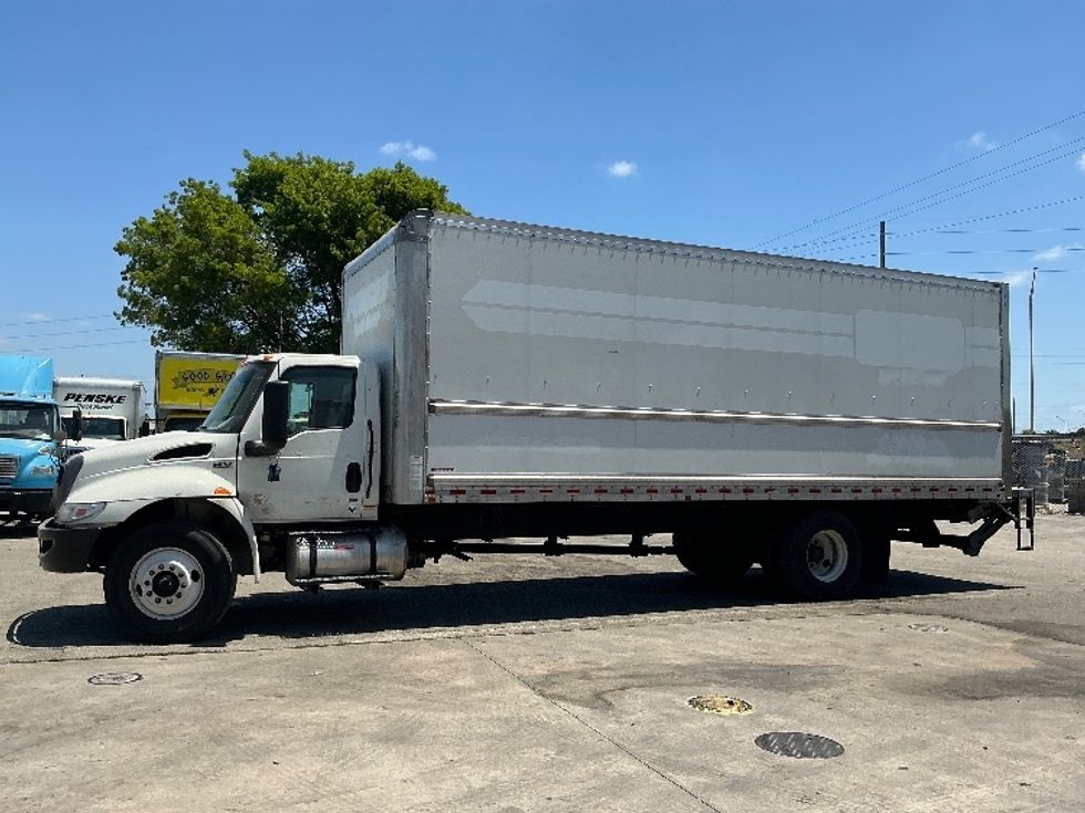 Medium Duty Box Truck-Light and Medium Duty Trucks-International-2022-MV607-Miami-FL-135,477\n\t\tmiles-$ 68,750 - Image 4