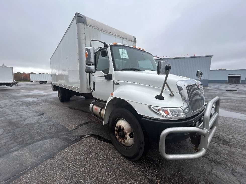 Medium Duty Box Truck-Light and Medium Duty Trucks-International-2022-MV607-Middlefield-OH-190,803\n\t\tmiles-$ 51,250 - Image 1