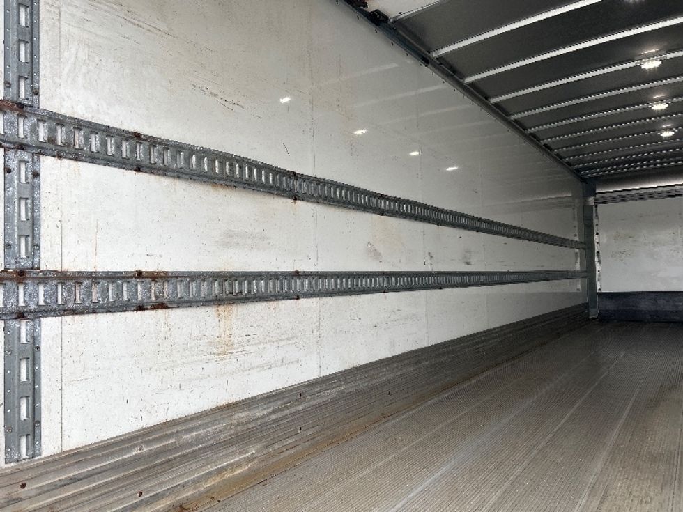 Medium Duty Box Truck-Light and Medium Duty Trucks-International-2022-MV607-Middlefield-OH-190,803\n\t\tmiles-$ 51,250 - Image 11