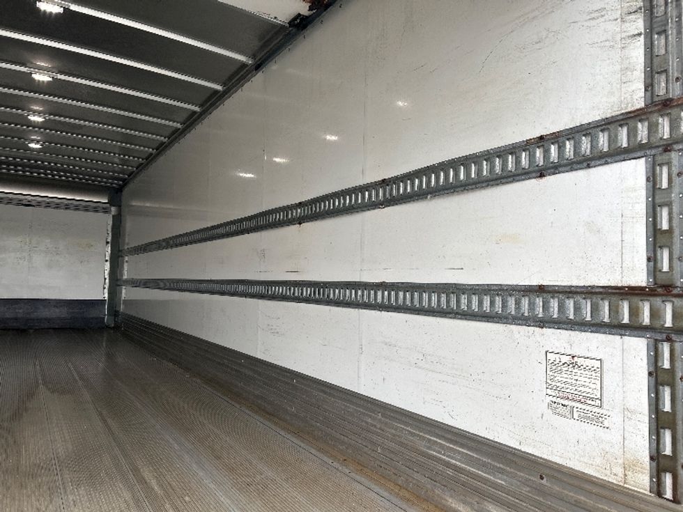 Medium Duty Box Truck-Light and Medium Duty Trucks-International-2022-MV607-Middlefield-OH-190,803\n\t\tmiles-$ 51,250 - Image 12