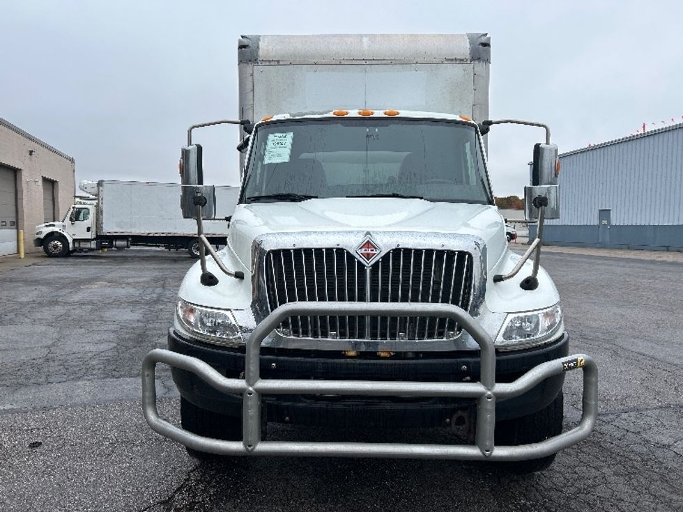 Medium Duty Box Truck-Light and Medium Duty Trucks-International-2022-MV607-Middlefield-OH-190,803\n\t\tmiles-$ 51,250 - Image 2