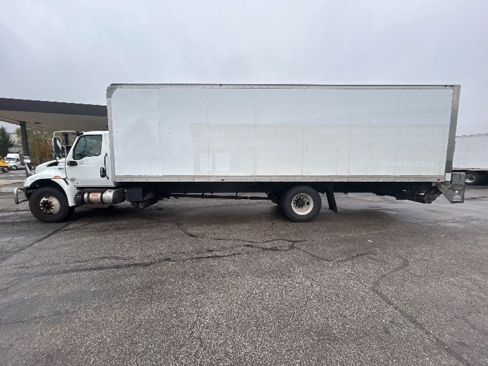 Medium Duty Box Truck-Light and Medium Duty Trucks-International-2022-MV607-Middlefield-OH-190,803\n\t\tmiles-$ 51,250 - Image 4