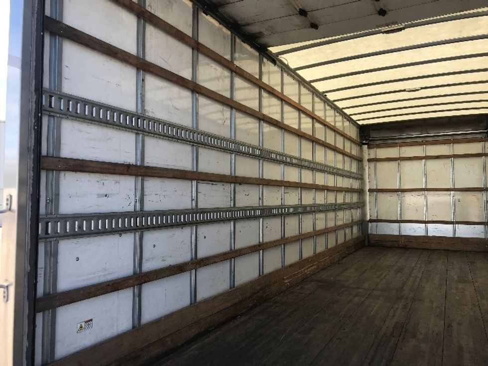 Medium Duty Box Truck-Light and Medium Duty Trucks-International-2022-MV607-Middlefield-OH-220,216\n\t\tmiles-$ 47,750 - Image 11