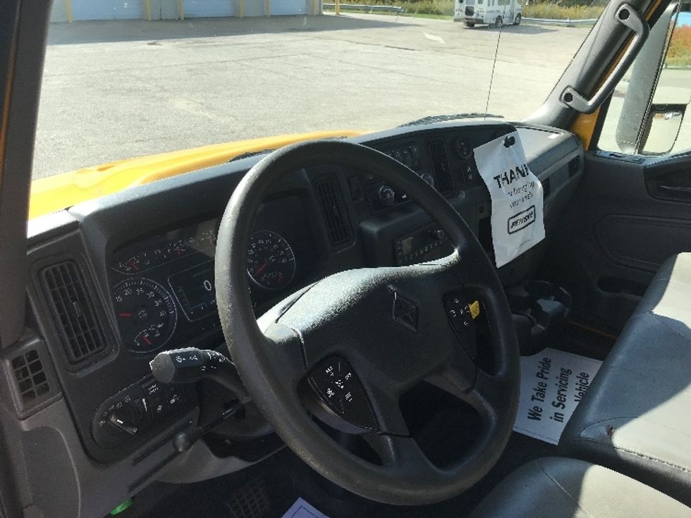 Medium Duty Box Truck-Light and Medium Duty Trucks-International-2022-MV607-Middlefield-OH-220,216\n\t\tmiles-$ 47,750 - Image 17