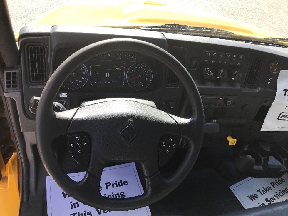 Medium Duty Box Truck-Light and Medium Duty Trucks-International-2022-MV607-Middlefield-OH-220,216\n\t\tmiles-$ 47,750 - Image 18