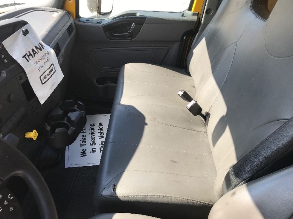 Medium Duty Box Truck-Light and Medium Duty Trucks-International-2022-MV607-Middlefield-OH-220,216\n\t\tmiles-$ 47,750 - Image 19