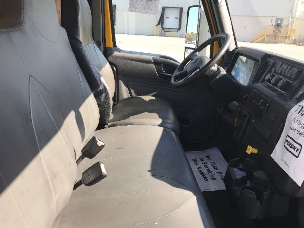 Medium Duty Box Truck-Light and Medium Duty Trucks-International-2022-MV607-Middlefield-OH-220,216\n\t\tmiles-$ 47,750 - Image 22