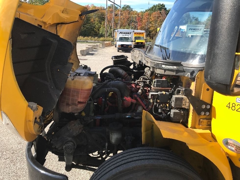 Medium Duty Box Truck-Light and Medium Duty Trucks-International-2022-MV607-Middlefield-OH-220,216\n\t\tmiles-$ 47,750 - Image 24