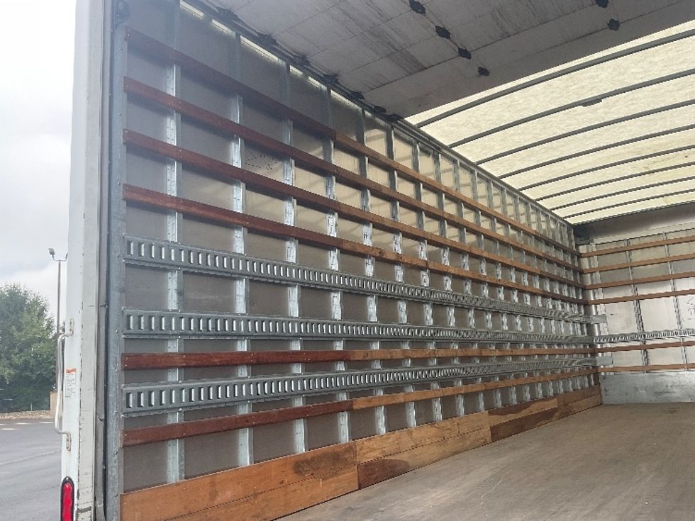 Medium Duty Box Truck-Light and Medium Duty Trucks-International-2022-MV607-Middlefield-OH-279,873\n\t\tmiles-$ 45,000 - Image 11