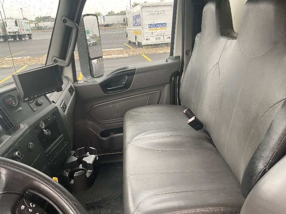 Medium Duty Box Truck-Light and Medium Duty Trucks-International-2022-MV607-Middlefield-OH-279,873\n\t\tmiles-$ 45,000 - Image 19