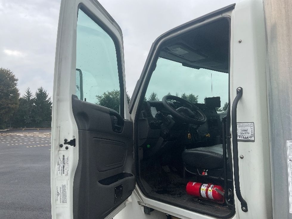 Medium Duty Box Truck-Light and Medium Duty Trucks-International-2022-MV607-Middlefield-OH-279,873\n\t\tmiles-$ 45,000 - Image 16