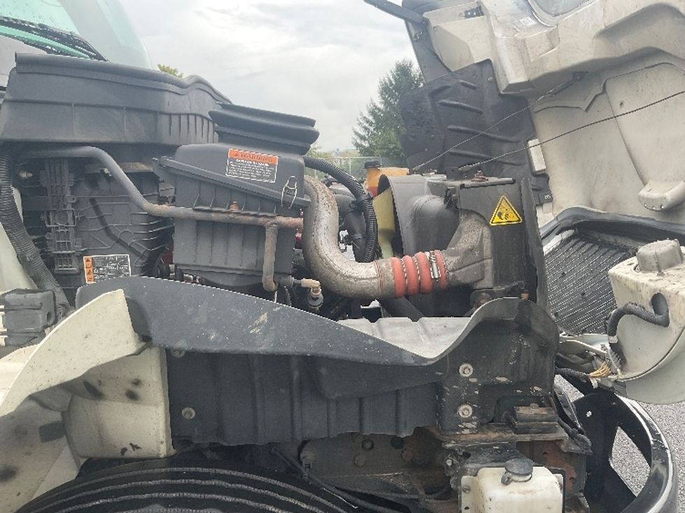 Medium Duty Box Truck-Light and Medium Duty Trucks-International-2022-MV607-Middlefield-OH-279,873\n\t\tmiles-$ 45,000 - Image 23