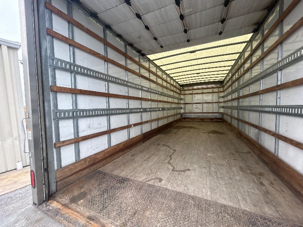 Medium Duty Box Truck-Light and Medium Duty Trucks-International-2022-MV607-Milford-DE-257,918\n\t\tmiles-$ 41,500 - Image 11