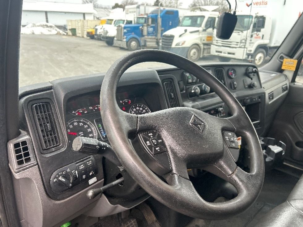Medium Duty Box Truck-Light and Medium Duty Trucks-International-2022-MV607-Milford-DE-257,918\n\t\tmiles-$ 41,500 - Image 17