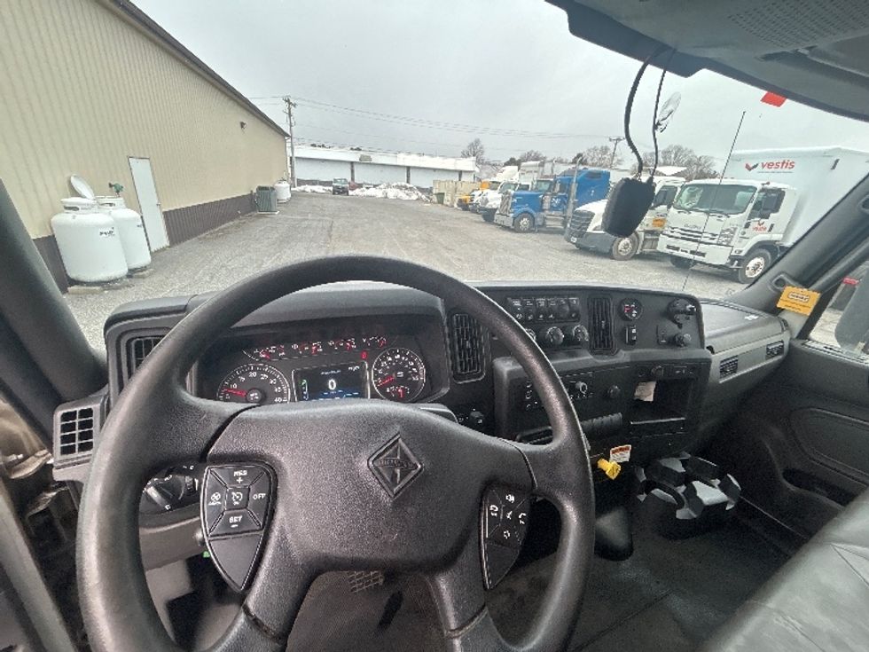 Medium Duty Box Truck-Light and Medium Duty Trucks-International-2022-MV607-Milford-DE-257,918\n\t\tmiles-$ 41,500 - Image 18