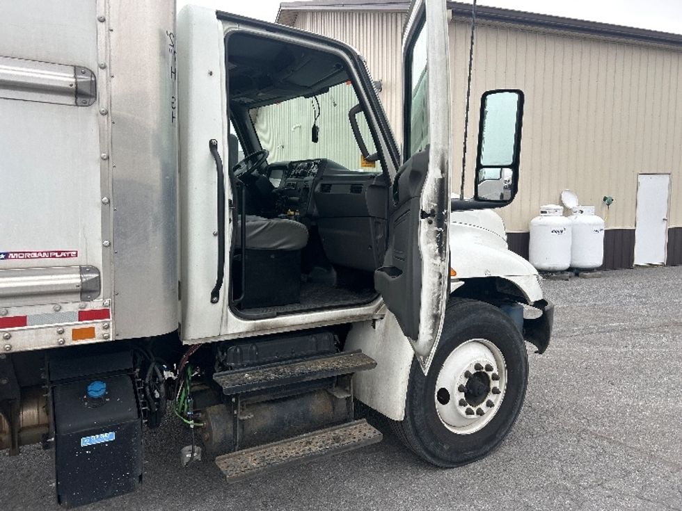 Medium Duty Box Truck-Light and Medium Duty Trucks-International-2022-MV607-Milford-DE-257,918\n\t\tmiles-$ 41,500 - Image 20