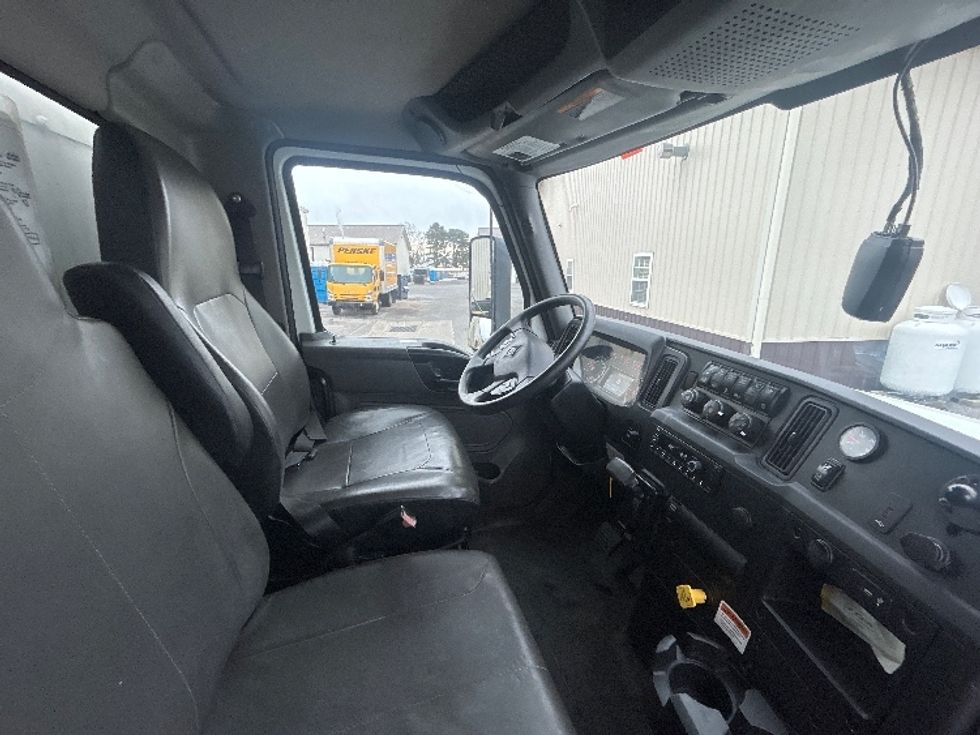 Medium Duty Box Truck-Light and Medium Duty Trucks-International-2022-MV607-Milford-DE-257,918\n\t\tmiles-$ 41,500 - Image 22