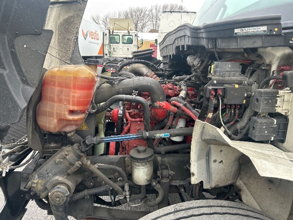 Medium Duty Box Truck-Light and Medium Duty Trucks-International-2022-MV607-Milford-DE-257,918\n\t\tmiles-$ 41,500 - Image 24