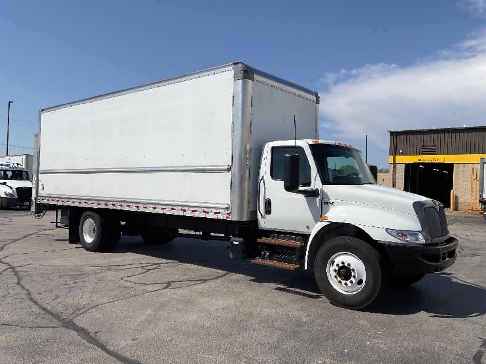 Medium Duty Box Truck-Light and Medium Duty Trucks-International-2022-MV607-Milwaukee-WI-134,240\n\t\tmiles-$ 65,750 - Image 1
