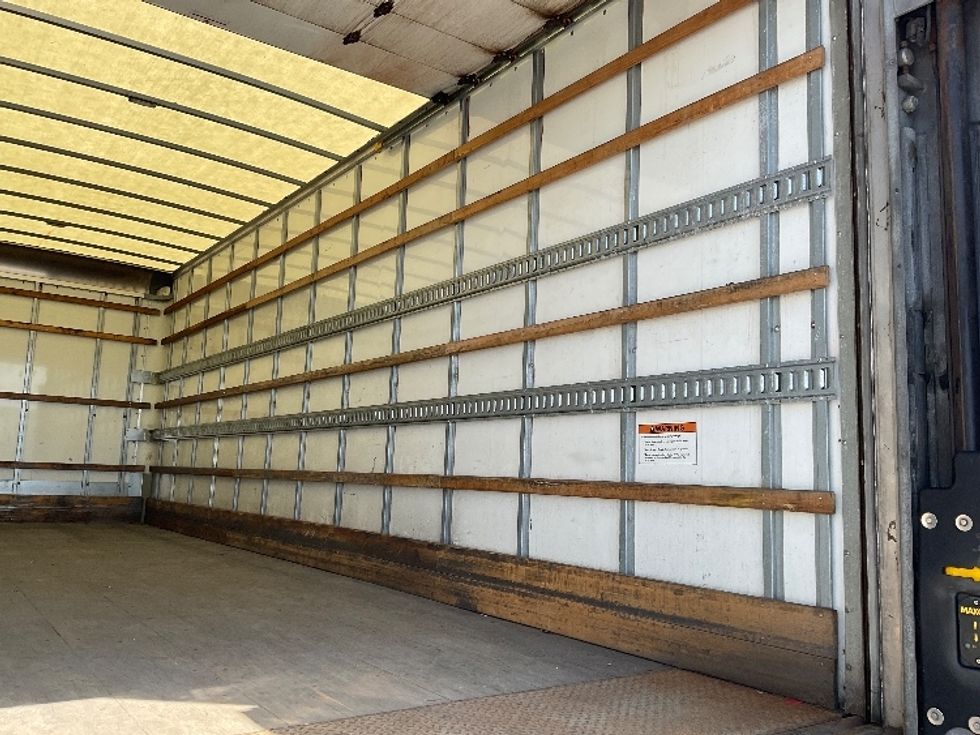 Medium Duty Box Truck-Light and Medium Duty Trucks-International-2022-MV607-Milwaukee-WI-134,240\n\t\tmiles-$ 65,750 - Image 12