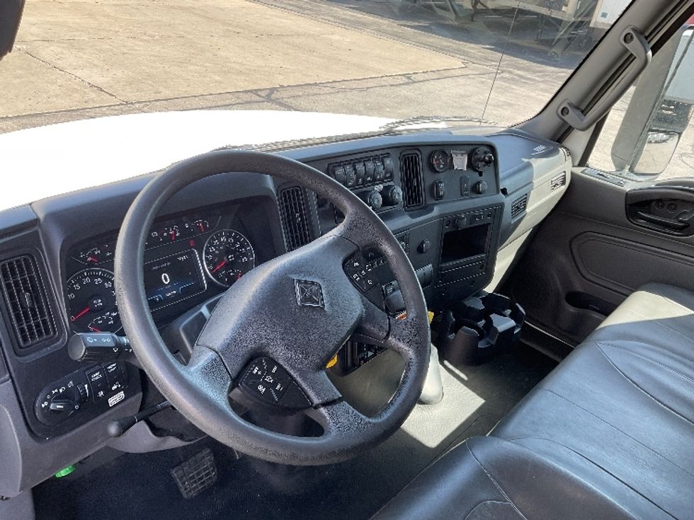 Medium Duty Box Truck-Light and Medium Duty Trucks-International-2022-MV607-Milwaukee-WI-134,240\n\t\tmiles-$ 65,750 - Image 17