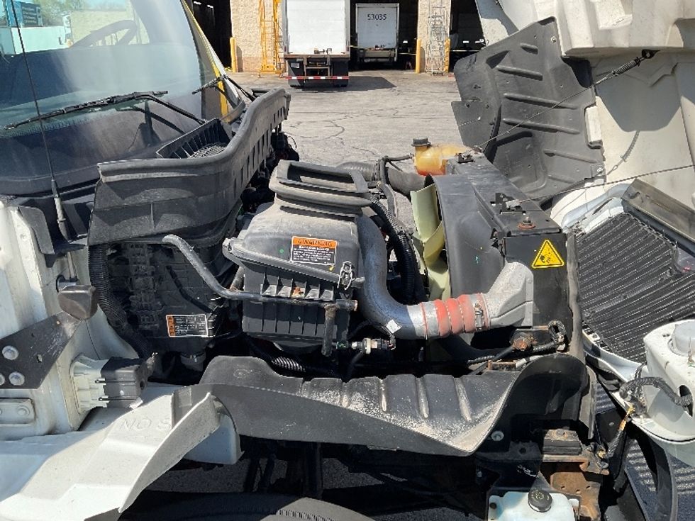 Medium Duty Box Truck-Light and Medium Duty Trucks-International-2022-MV607-Milwaukee-WI-134,240\n\t\tmiles-$ 65,750 - Image 23