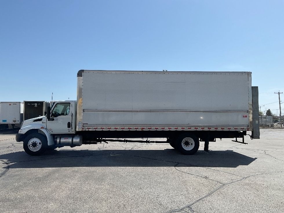 Medium Duty Box Truck-Light and Medium Duty Trucks-International-2022-MV607-Milwaukee-WI-134,240\n\t\tmiles-$ 65,750 - Image 4