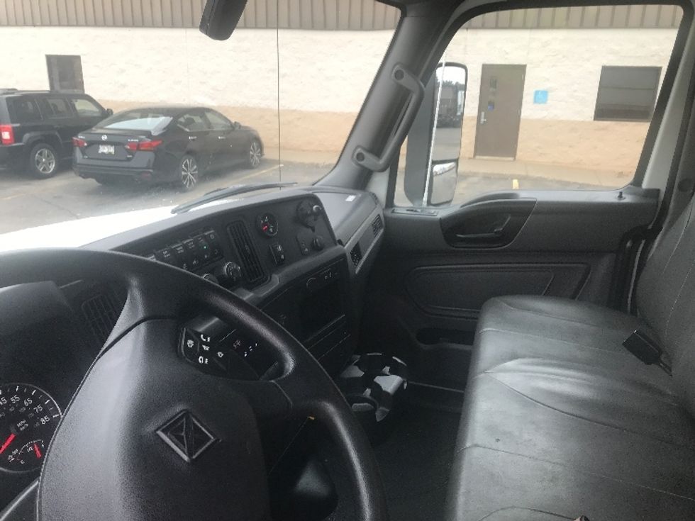 Medium Duty Box Truck-Light and Medium Duty Trucks-International-2022-MV607-Milwaukee-WI-138,504\n\t\tmiles-$ 66,500 - Image 17