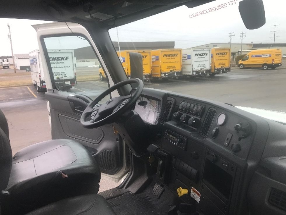 Medium Duty Box Truck-Light and Medium Duty Trucks-International-2022-MV607-Milwaukee-WI-138,504\n\t\tmiles-$ 66,500 - Image 22