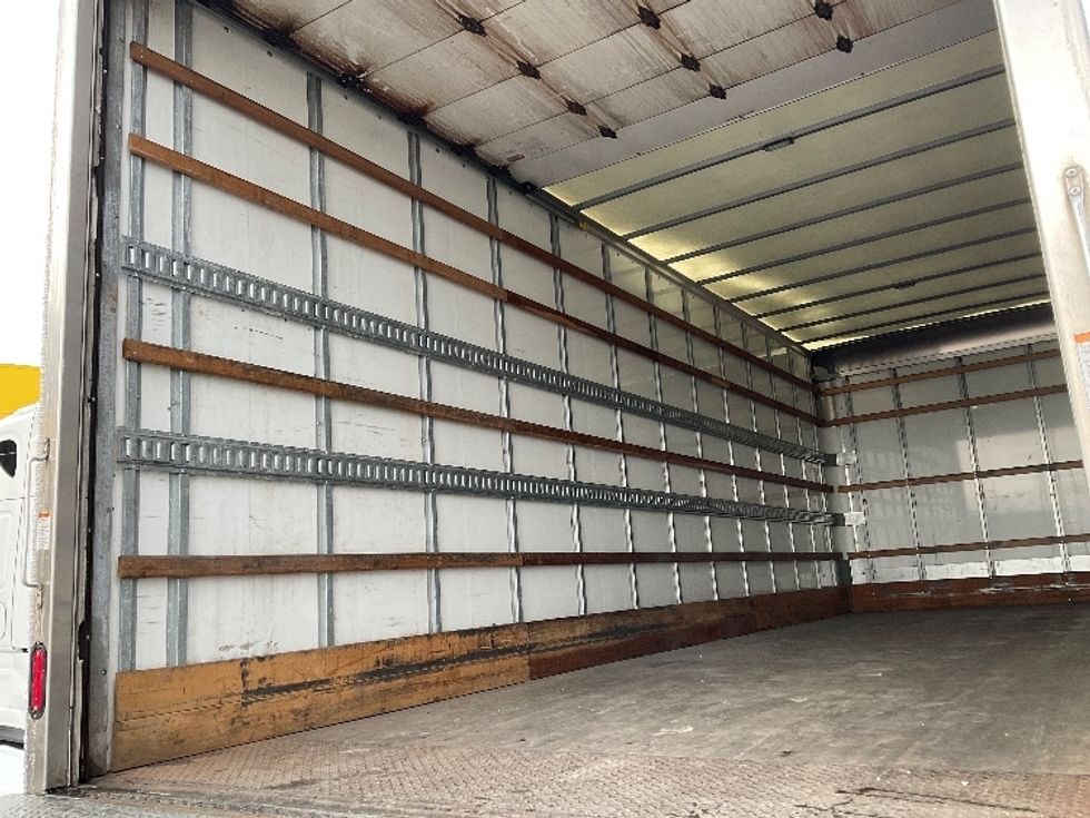 Medium Duty Box Truck-Light and Medium Duty Trucks-International-2022-MV607-Milwaukee-WI-197,077\n\t\tmiles-$ 53,000 - Image 11