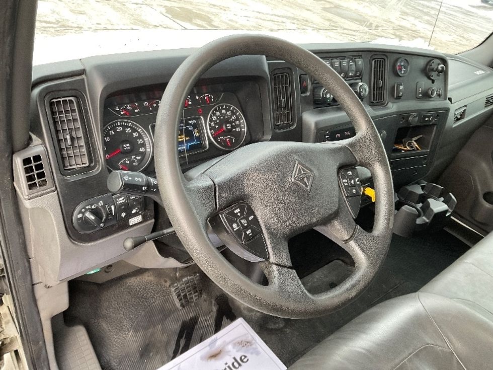 Medium Duty Box Truck-Light and Medium Duty Trucks-International-2022-MV607-Milwaukee-WI-197,077\n\t\tmiles-$ 53,000 - Image 17