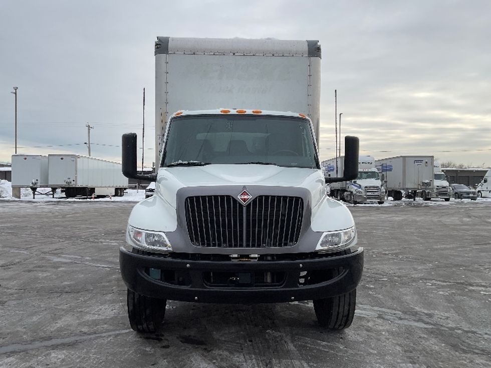 Medium Duty Box Truck-Light and Medium Duty Trucks-International-2022-MV607-Milwaukee-WI-197,077\n\t\tmiles-$ 53,000 - Image 2