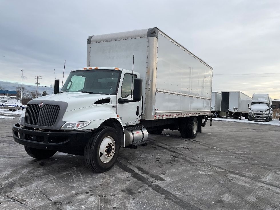 Medium Duty Box Truck-Light and Medium Duty Trucks-International-2022-MV607-Milwaukee-WI-197,077\n\t\tmiles-$ 53,000 - Image 3