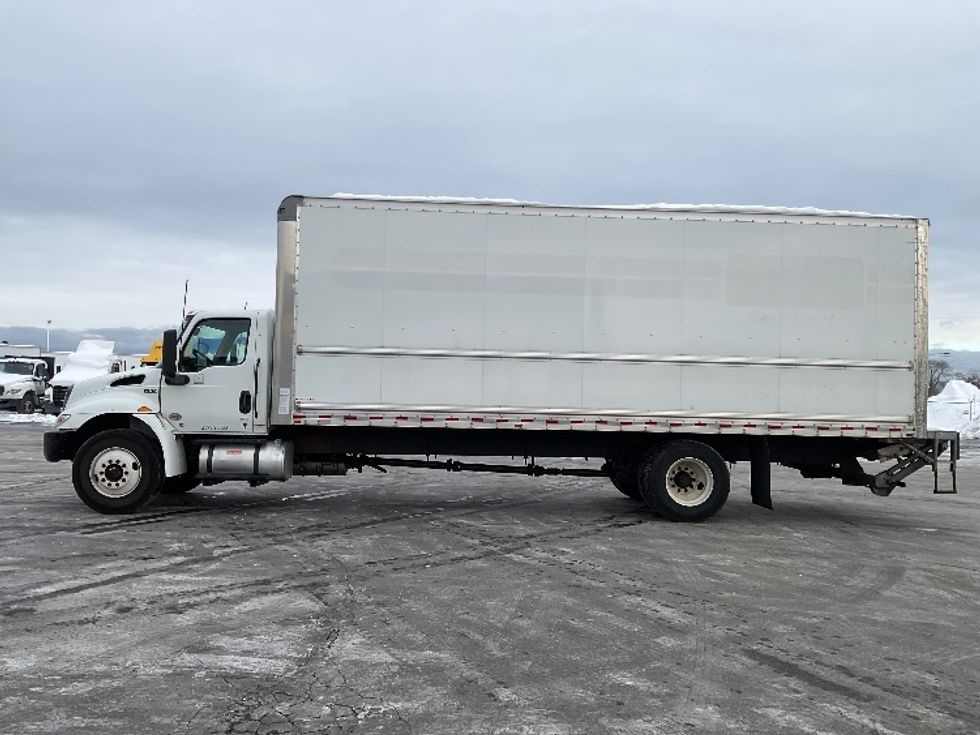 Medium Duty Box Truck-Light and Medium Duty Trucks-International-2022-MV607-Milwaukee-WI-197,077\n\t\tmiles-$ 53,000 - Image 4