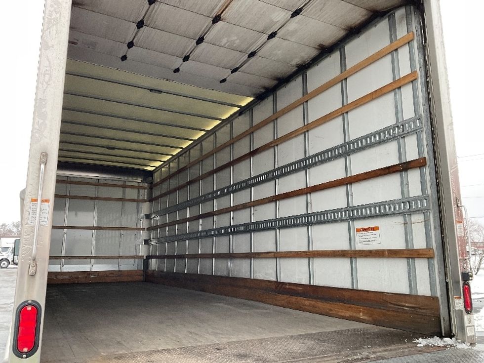 Medium Duty Box Truck-Light and Medium Duty Trucks-International-2022-MV607-Milwaukee-WI-201,866\n\t\tmiles-$ 52,250 - Image 12
