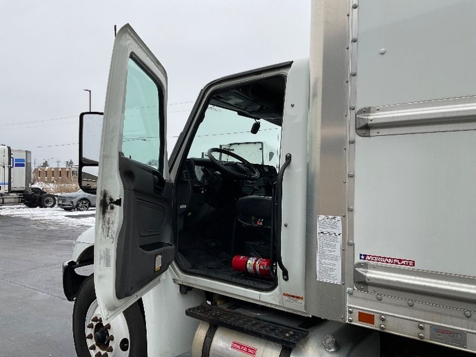 Medium Duty Box Truck-Light and Medium Duty Trucks-International-2022-MV607-Milwaukee-WI-201,866\n\t\tmiles-$ 52,250 - Image 16